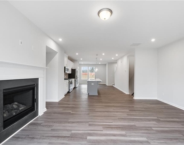 909 Colton Drive - Photo Thumbnail 8