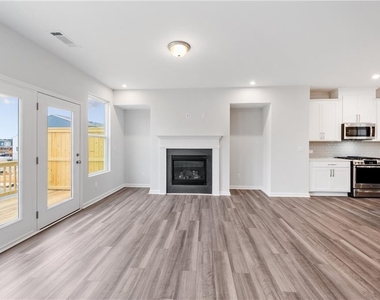 909 Colton Drive - Photo Thumbnail 6