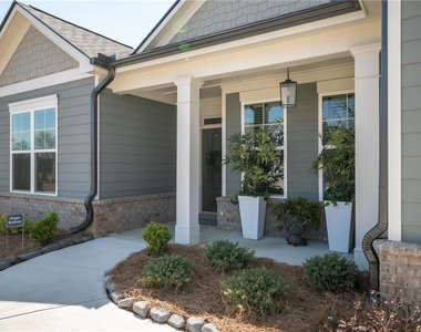 729 Glenside Drive - Photo Thumbnail 2