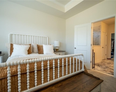 729 Glenside Drive - Photo Thumbnail 15