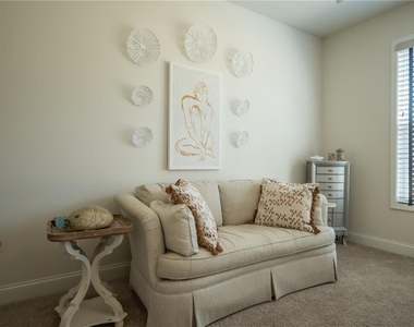 729 Glenside Drive - Photo Thumbnail 16