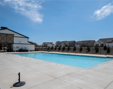 729 Glenside Drive - Photo Thumbnail 31