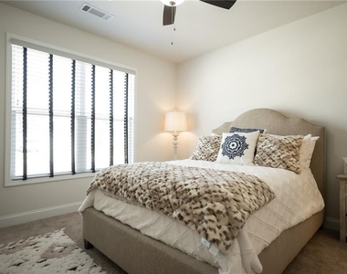 729 Glenside Drive - Photo Thumbnail 18