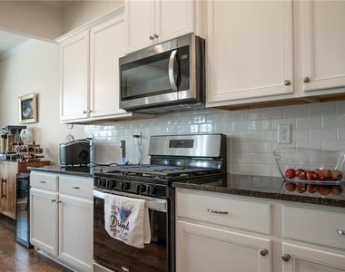 729 Glenside Drive - Photo Thumbnail 9