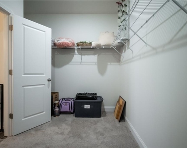 729 Glenside Drive - Photo Thumbnail 22