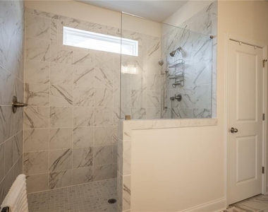 729 Glenside Drive - Photo Thumbnail 14