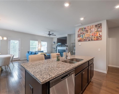 2205 Apollo Place - Photo Thumbnail 8