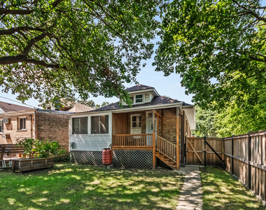 7457 N Maplewood Avenue - Photo Thumbnail 14