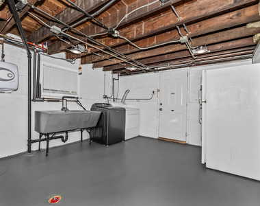 7457 N Maplewood Avenue - Photo Thumbnail 12