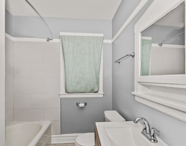 7457 N Maplewood Avenue - Photo Thumbnail 8