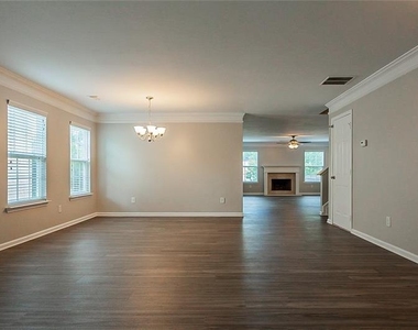 3035 Whittier Way - Photo Thumbnail 12
