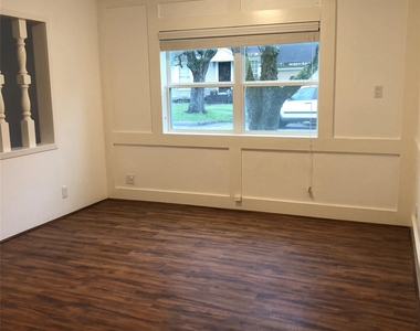 4236 Ruskin Street - Photo Thumbnail 3
