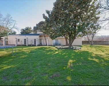 8706 Belle Glen Drive - Photo Thumbnail 7
