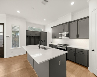 946 Judiway Street - Photo Thumbnail 12