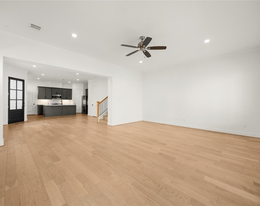 946 Judiway Street - Photo Thumbnail 6