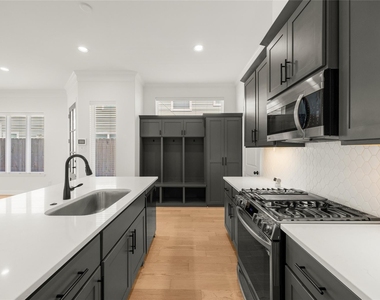 946 Judiway Street - Photo Thumbnail 11