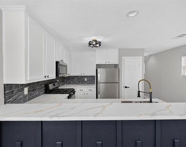2917 Avenue M - Photo Thumbnail 33