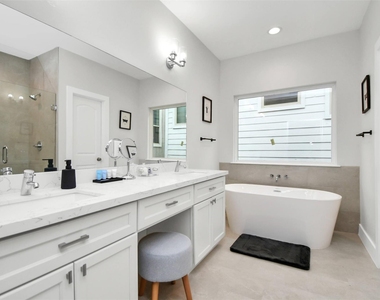 5718 Beall Street - Photo Thumbnail 16