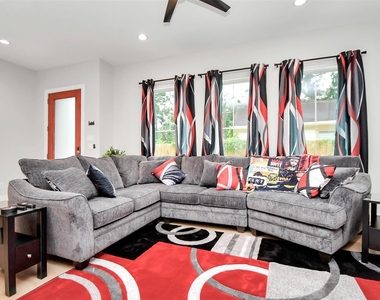 5718 Beall Street - Photo Thumbnail 2