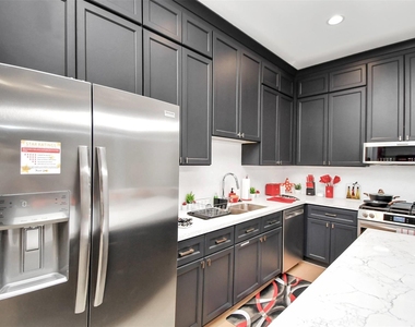 5718 Beall Street - Photo Thumbnail 6