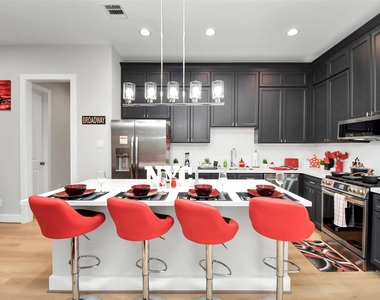 5718 Beall Street - Photo Thumbnail 10