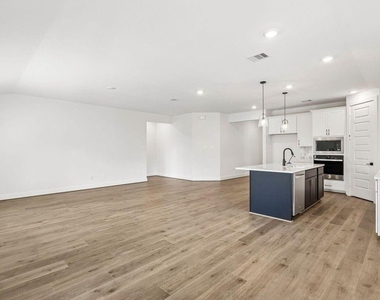 2814 Clapbread Lane - Photo Thumbnail 5