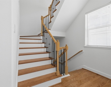 1110 Birdsall Street - Photo Thumbnail 4