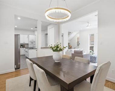 1110 Birdsall Street - Photo Thumbnail 9