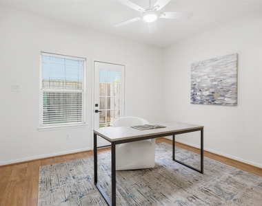 1110 Birdsall Street - Photo Thumbnail 2