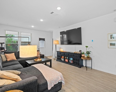 334 Maple Bark Trail - Photo Thumbnail 6