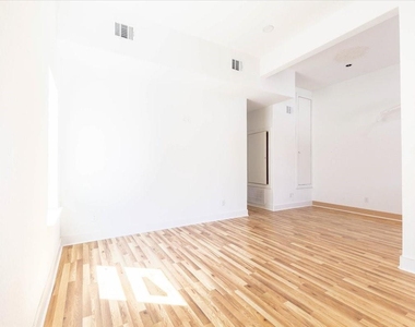 408 Armstrong Street - Photo Thumbnail 2