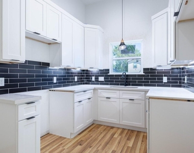 408 Armstrong Street - Photo Thumbnail 7