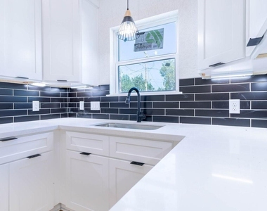408 Armstrong Street - Photo Thumbnail 6