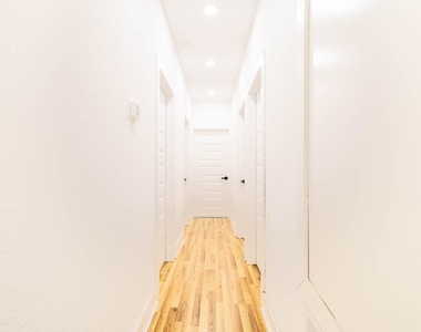 408 Armstrong Street - Photo Thumbnail 10