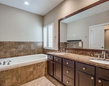 1126 Hempstead Villa Lane - Photo Thumbnail 16