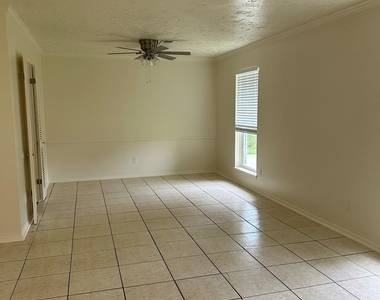 11719 Scottsdale Drive - Photo Thumbnail 3