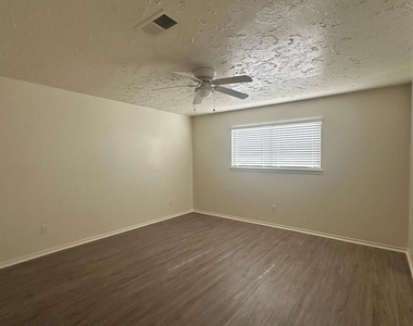 11719 Scottsdale Drive - Photo Thumbnail 15
