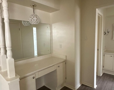 11719 Scottsdale Drive - Photo Thumbnail 12