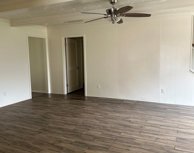 11719 Scottsdale Drive - Photo Thumbnail 4