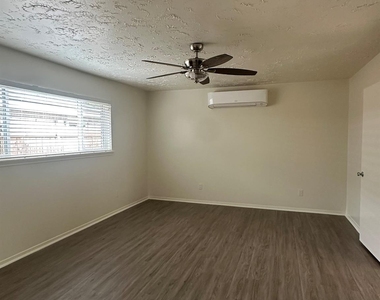 11719 Scottsdale Drive - Photo Thumbnail 11