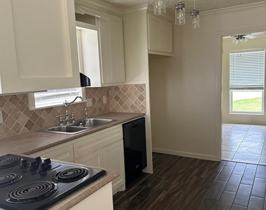 11719 Scottsdale Drive - Photo Thumbnail 6