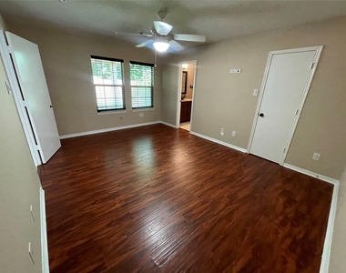 9715 Raul Hector Drive - Photo Thumbnail 12