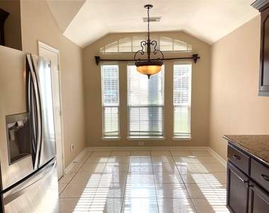 9715 Raul Hector Drive - Photo Thumbnail 7