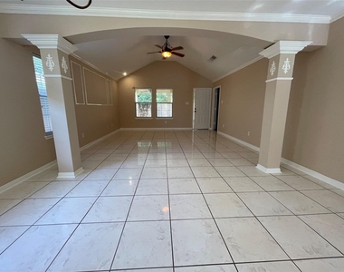 9715 Raul Hector Drive - Photo Thumbnail 10