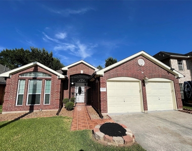 9715 Raul Hector Drive - Photo Thumbnail 3