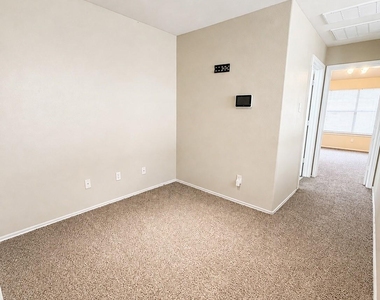 16619 Newglen Lane - Photo Thumbnail 7