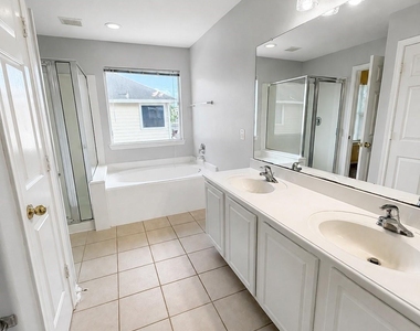 16619 Newglen Lane - Photo Thumbnail 12