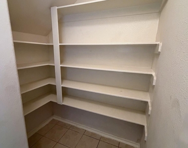 16619 Newglen Lane - Photo Thumbnail 5