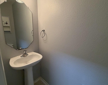 16619 Newglen Lane - Photo Thumbnail 6