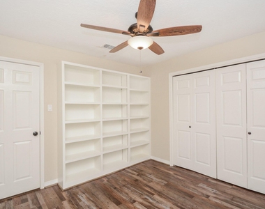 12518 Dolgo Drive - Photo Thumbnail 19
